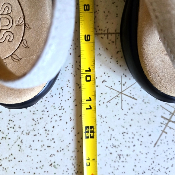 SAS Light Tan Leather Sandals with Buckles - Picture 10 of 12